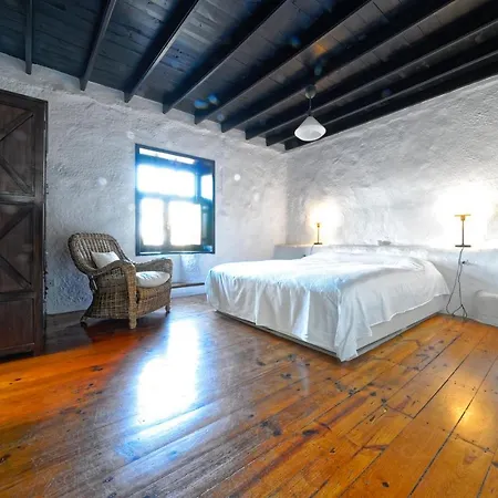 Luxe Ecovilla Listan Villa *