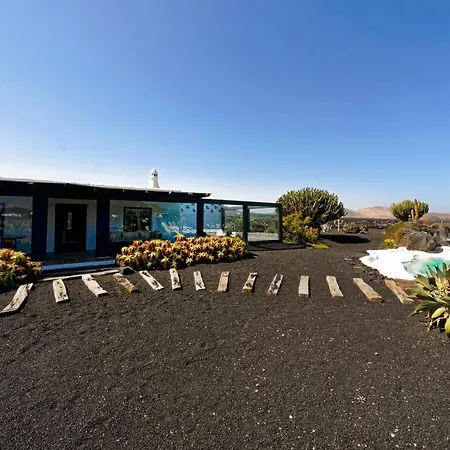 Luxe Ecovilla Listan Villa