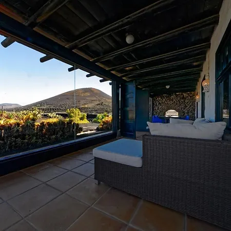 Luxe Ecovilla Listan Villa *
