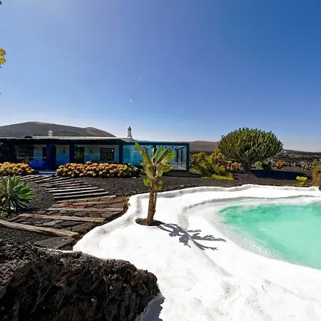 Luxe Ecovilla Listan Villa
